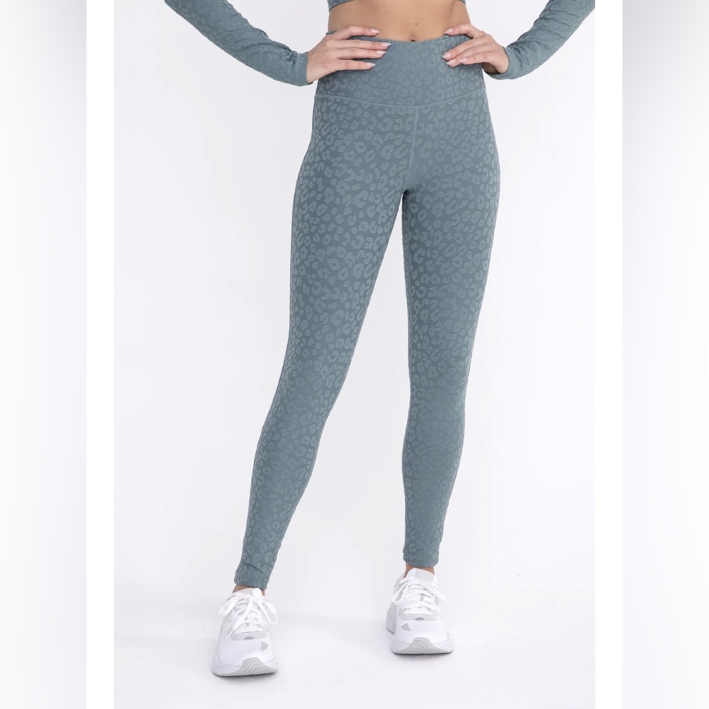 ⚡️🖤 MONO B Textured Jacquard Leopard Tummy Control Double Layered Yoga Leggings